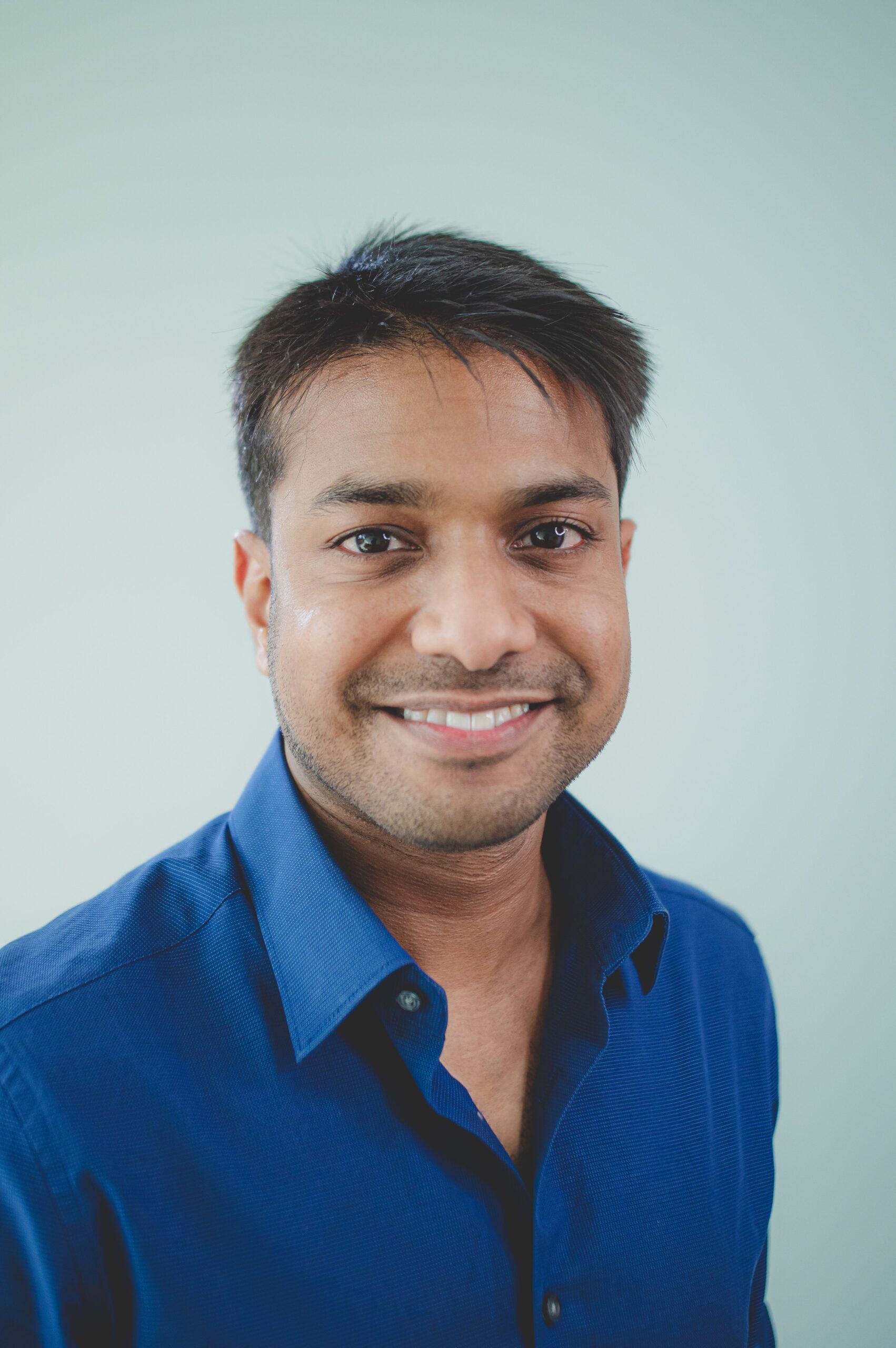 Dr. Adrian Fernandez